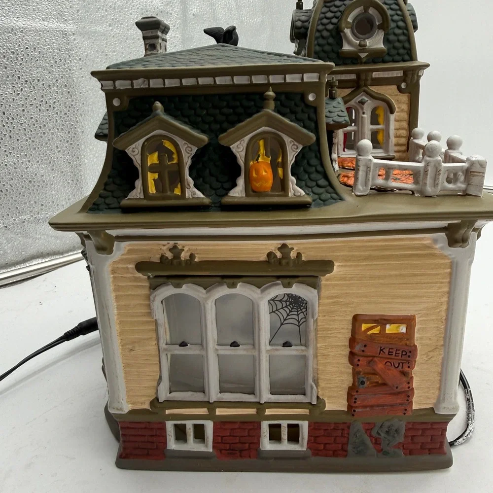 Dept 56 Haunted Mansion Snow Village 54935 With Box Tested Working